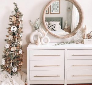 30-ways-to-create-a-wonderful-christmas-bedroom-2022