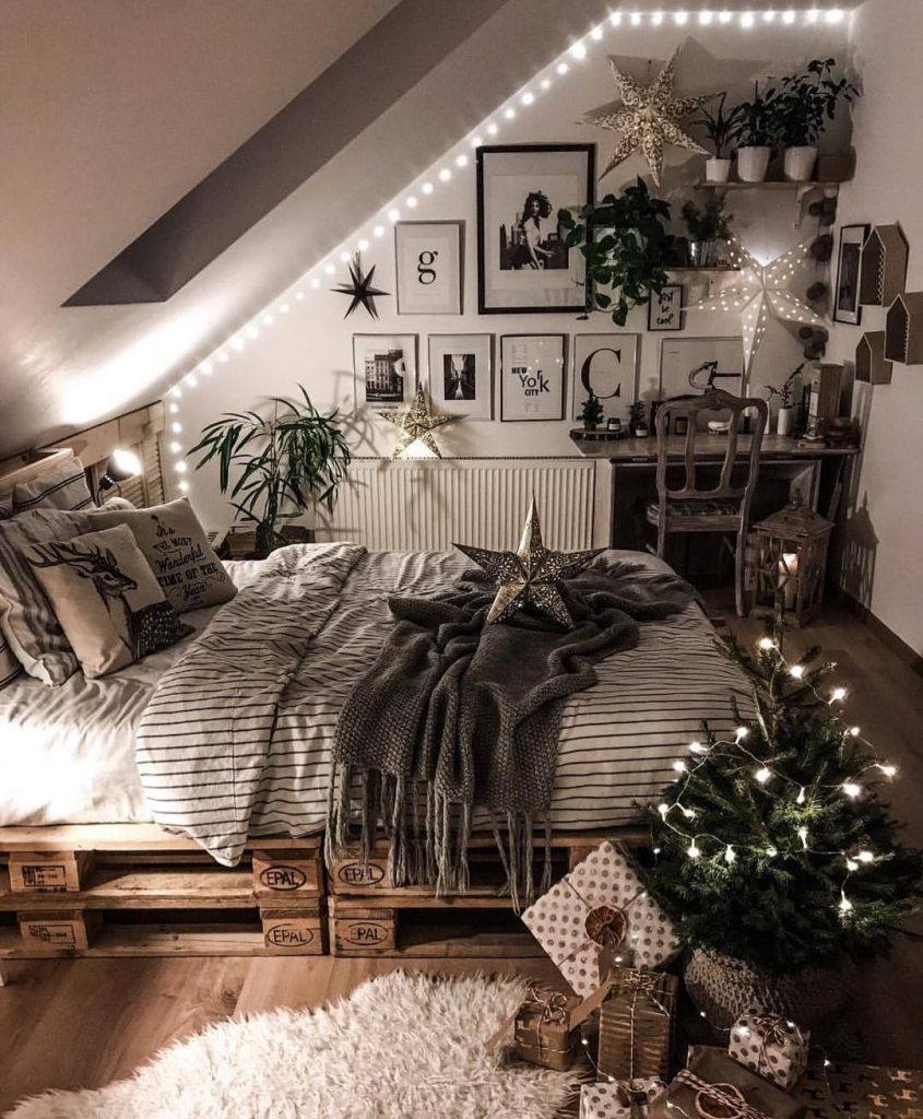 Top 37 Christmas Bedroom Decorations Ideas 2022 - newyearlights. com