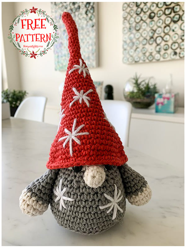 little crochet christmas gnome