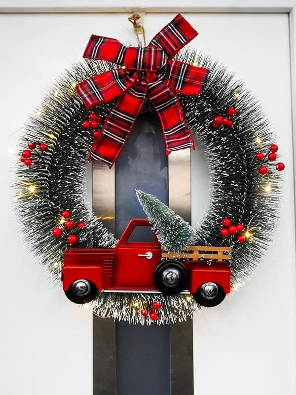 pre lit christmas wreath
