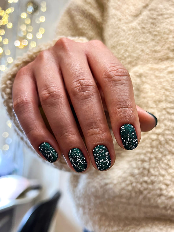 green christmas nails