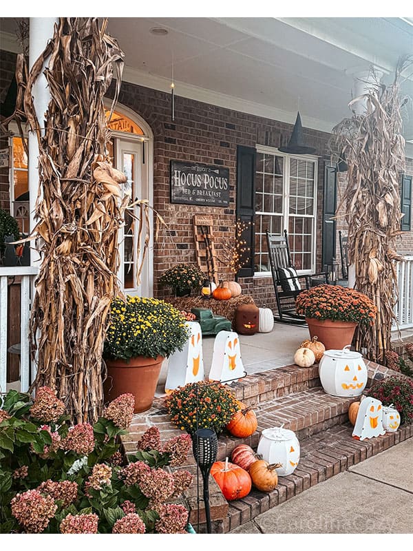 Decorating a porch for halloween