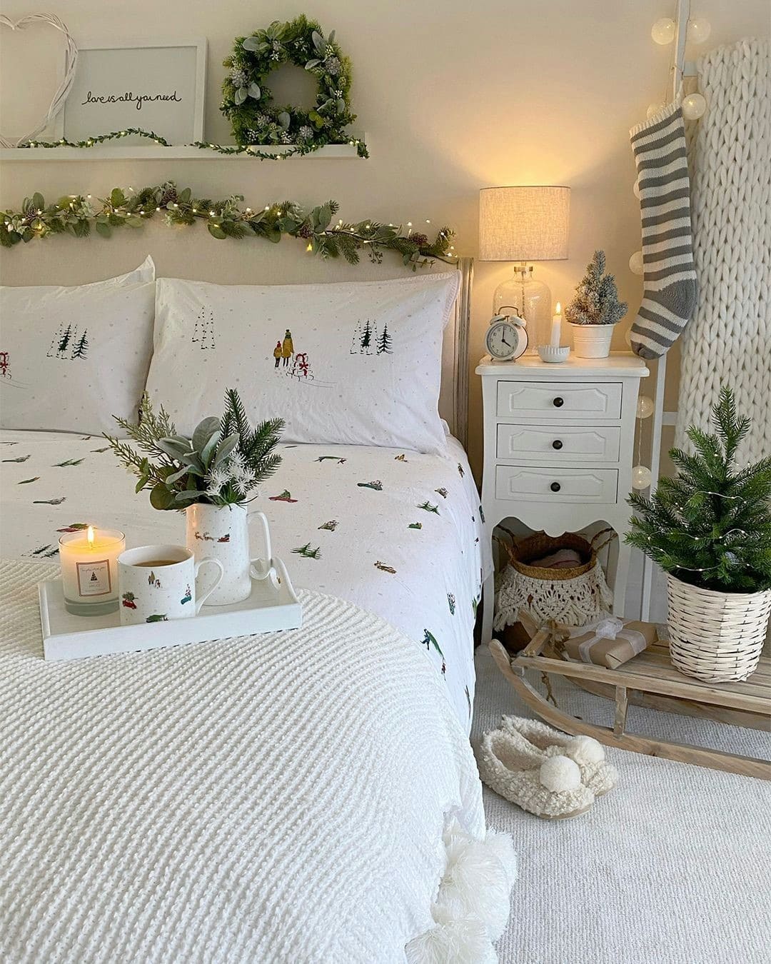 christmas bedroom decoration