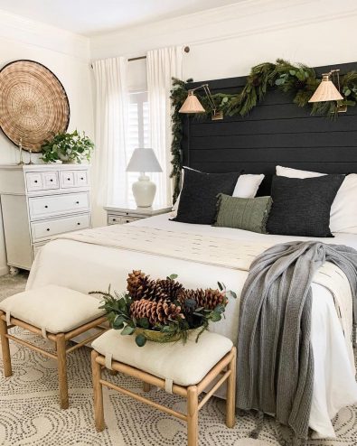 30+ ways to create a wonderful christmas bedroom 2022 - Page 3 of 32 ...