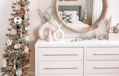 30-ways-to-create-a-wonderful-christmas-bedroom-2022