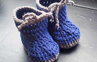crochet-newborn-baby-booties-free-pattern