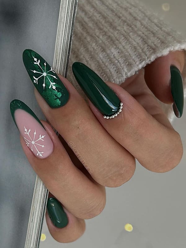 snowflake green christmas nails