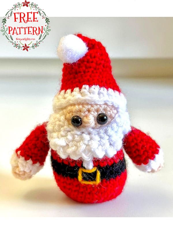 Free mini crochet santa ornament pattern (2)